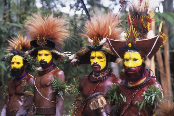 PAPUA NEW GUINEA - 1996/01/01: New Guinea Highlands, Near Tari, Huli Dancers With Ceremonial Wigs, Bird Of Paradise Feathers. (Photo by Wolfgang Kaehler/LightRocket via Getty Images)