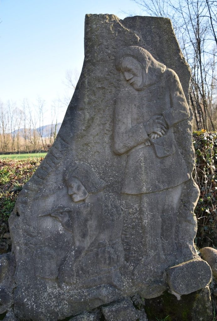 Questa immagine ha l'attributo alt vuoto; il nome del file è Scultura-Giotto-particolare-691x1024.jpg